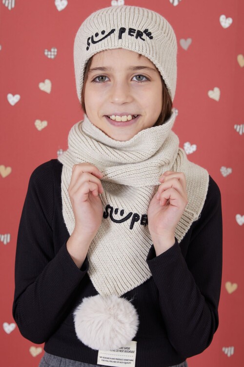 Krem Süper Yazı Baskılı Ponponlu Kız Çocuk Atkı Bere Seti 17306