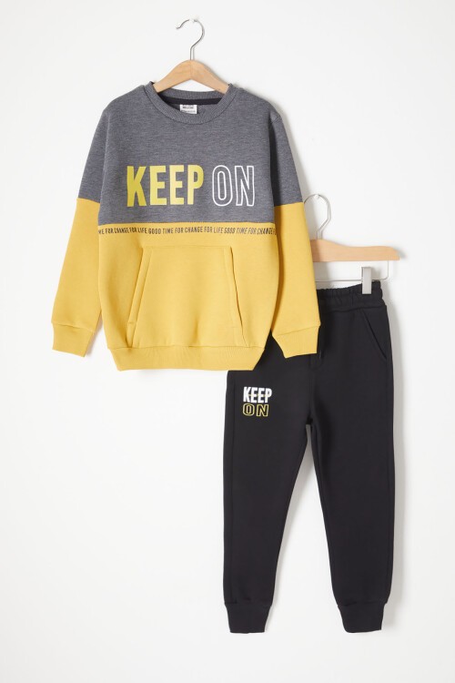 Sarı Kanguru Cepli Yazı Baskılı Erkek Çocuk Polarlı Eşofman Takımı 16738