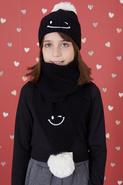 Siyah Gülenyüz Nakışlı Ponponlu Kız Çocuk Atkı Bere Seti 17303