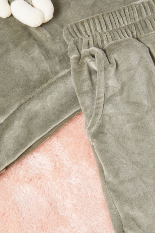 Yeşil Ayıcıklı Kanguru Cepli Kız Kadife Eşofman Takımı 16575