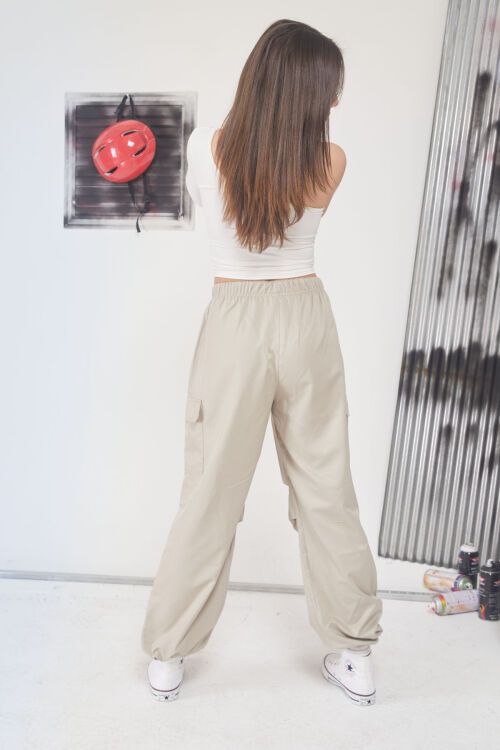 Bej Lastikli Paça Kargo Cepli Kız Çocuk Paraşüt Pantolon 17561