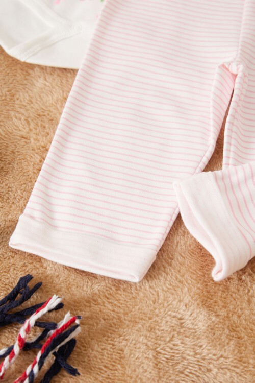 Beyaz Çiçek Baskılı Çıtçıtlı Badili Şapkalı Kız Bebek 3lü Takım 17455