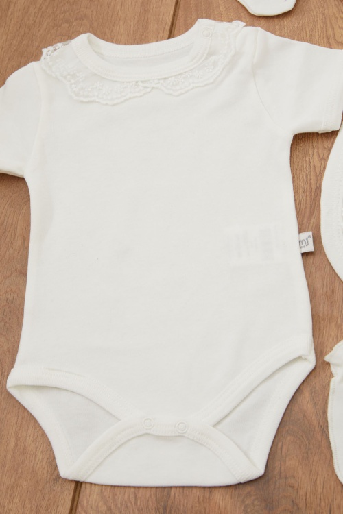 Beyaz Kelebek Baskılı 8li Bebek Hastane Çıkışı Seti 16910