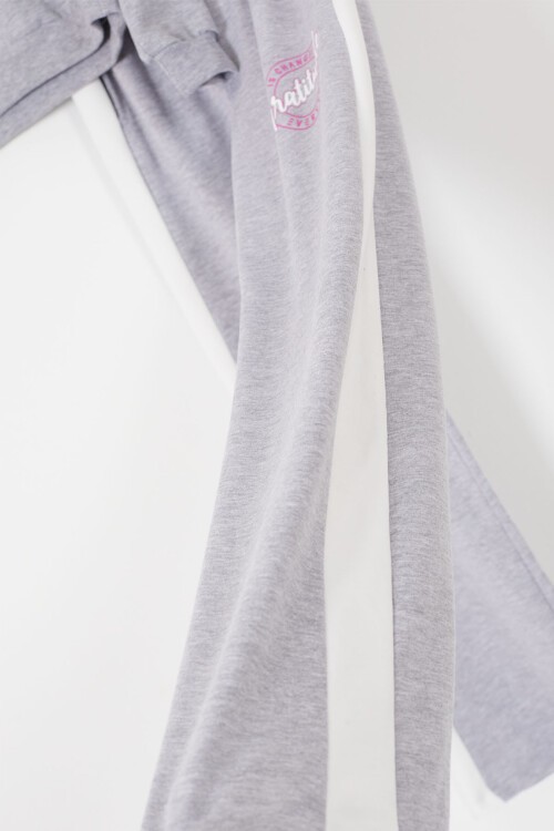 Gri Kabartmalı Yazılı Şeritli Kız Çocuk Eşofman Takımı 17388