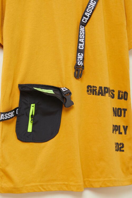 Hardal Yazı Şeritli Çantalı Erkek Çocuk T-shirt 17608