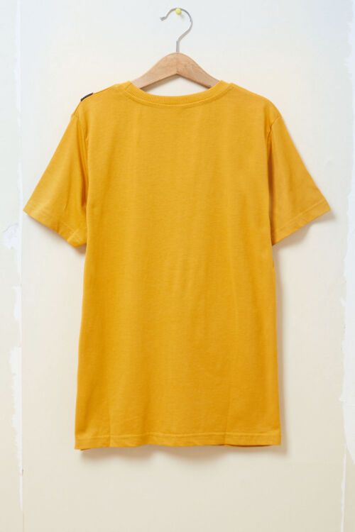 Hardal Yazı Şeritli Çantalı Erkek Çocuk T-shirt 17608