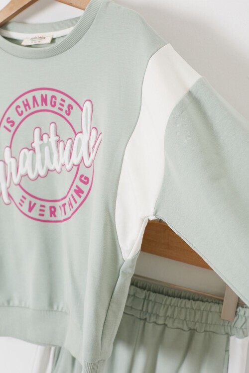 Yeşil Kabartmalı Yazılı Şeritli Kız Çocuk Eşofman Takımı 17385