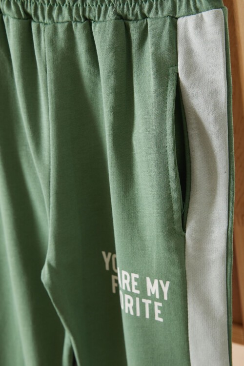 Yeşil Kanguru Cepli Şeritli Erkek Çocuk Eşofman Takımı 17545