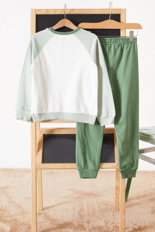 Yeşil Kanguru Cepli Şeritli Erkek Çocuk Eşofman Takımı 17545