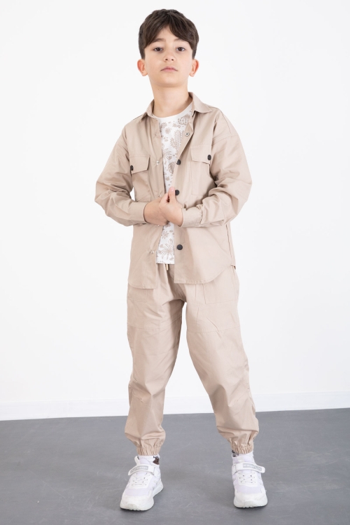 Bej Baskılı Tişörtlü Paraşüt Gömlek ve Pantolonlu Erkek Çocuk 3lü Takım 20516