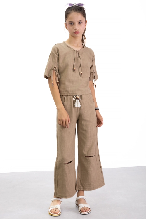 Kahve Boyundan Bağlamalı Tişörtlü Kız Çocuk Pantolonlu 2li Takım 21188