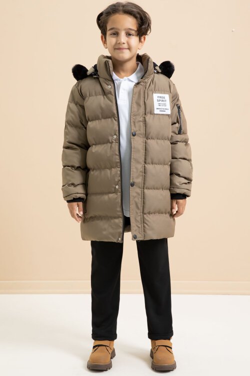 Erkek Çocuk Kahverengi Yazılı Arma Detaylı İçi Kürklü Kapüşonlu Şişme Mont 21369