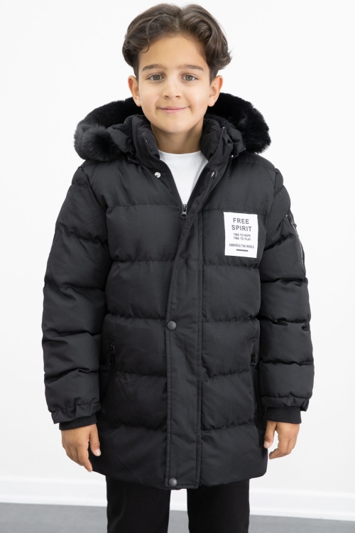 Erkek Çocuk Siyah Yazılı Arma Detaylı İçi Kürklü Kapüşonlu Şişme Mont 21341