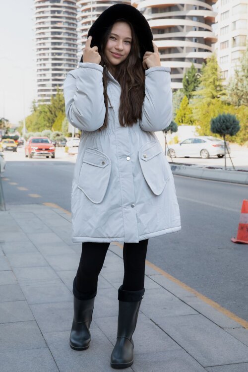 Gri Cep Detaylı İçi Kürklü Çıkarılabilir Kapüşonlu Kız Çocuk Şişme Mont 21339