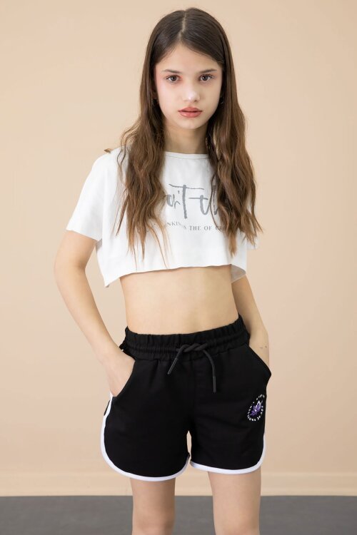 Siyah Yanları Yırtmaçlı Çiçek Baskılı Beli Lastikli Kız Çocuk Şort 20734