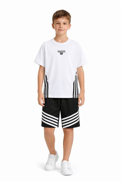 Beyaz Şerit Desenli Logolu Tişörtlü Erkek Çocuk Şortlu Takım 23780