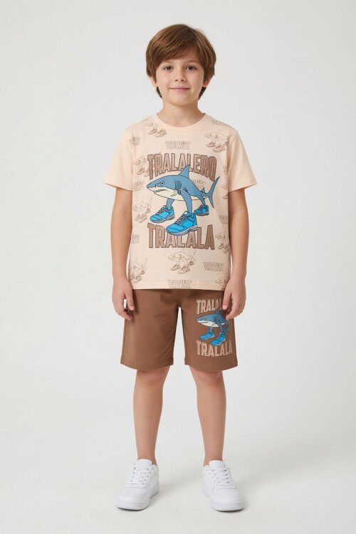 Kahverengi KöpekBalığı Baskılı Bisiklet Yaka Erkek Çocuk Şortlu Takım 23839